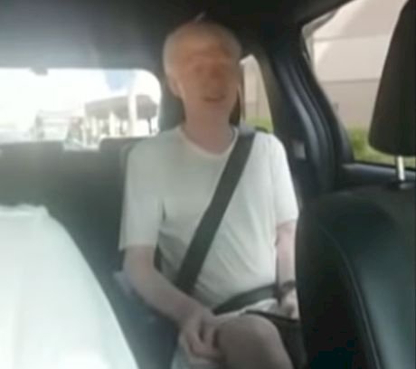 偷拍李顯龍兒子搭車 星國法院判罰款吊照