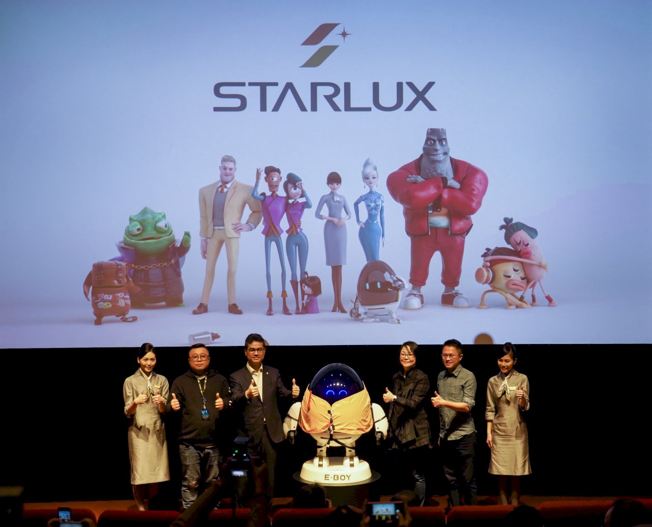 星宇航空再度引領風潮 機上安全影片征服大小星迷