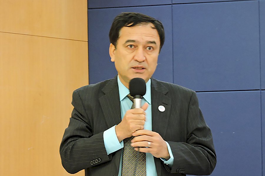 伊里哈木：摘器官、被失蹤、再教育...維吾爾人將遭中共滅族
