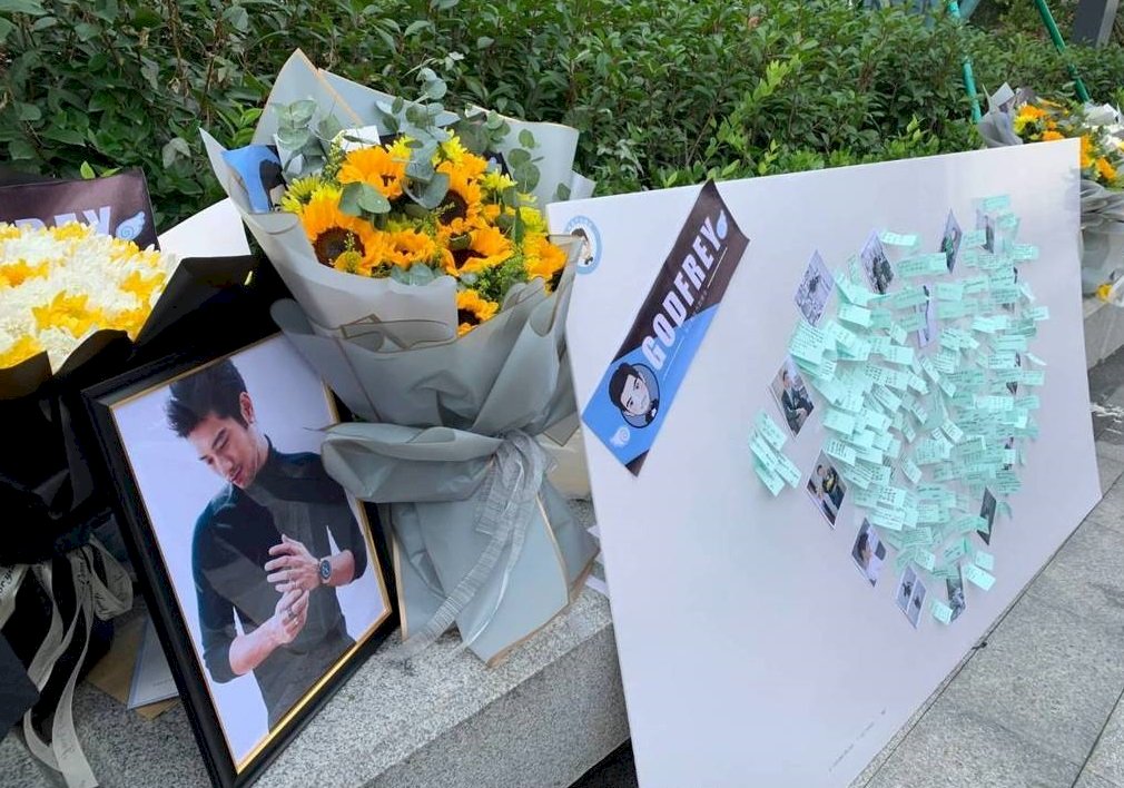 高以翔事故地點 粉絲自發悼念場面催淚