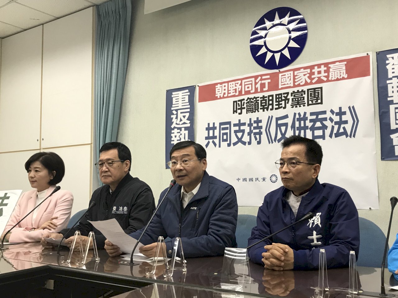 國民黨團拒進場背書 反滲透法立院逕付二讀