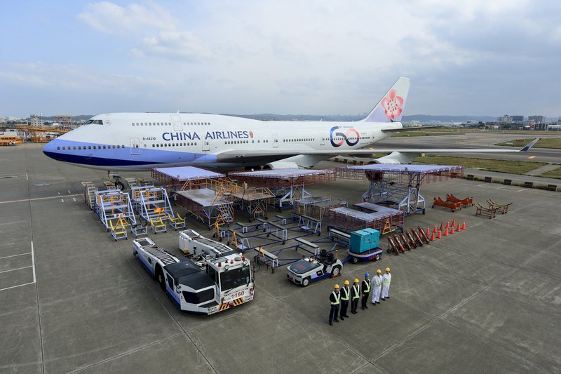 武漢肺炎衝擊／客運量慘跌 民航局准了！客機可當貨機飛
