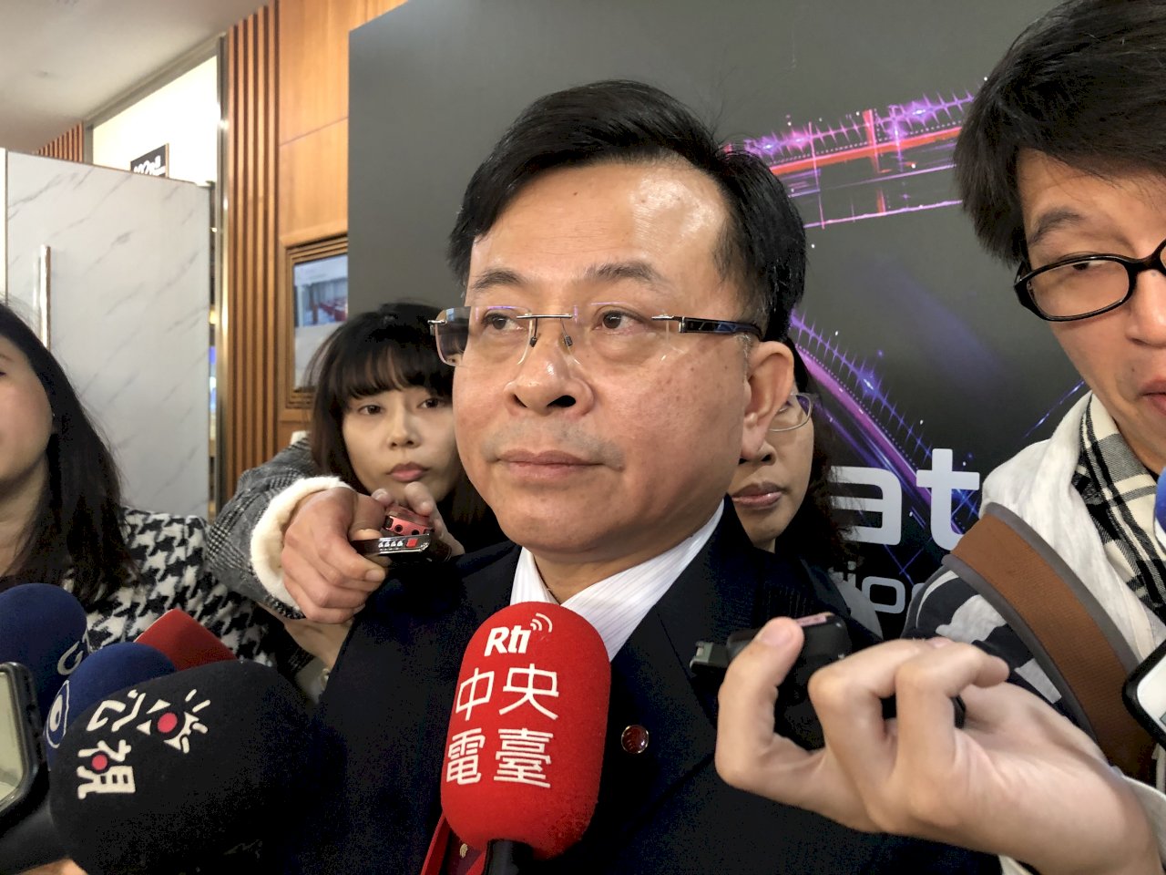 5G競標首日 熱門3.5GHz標金上看266億