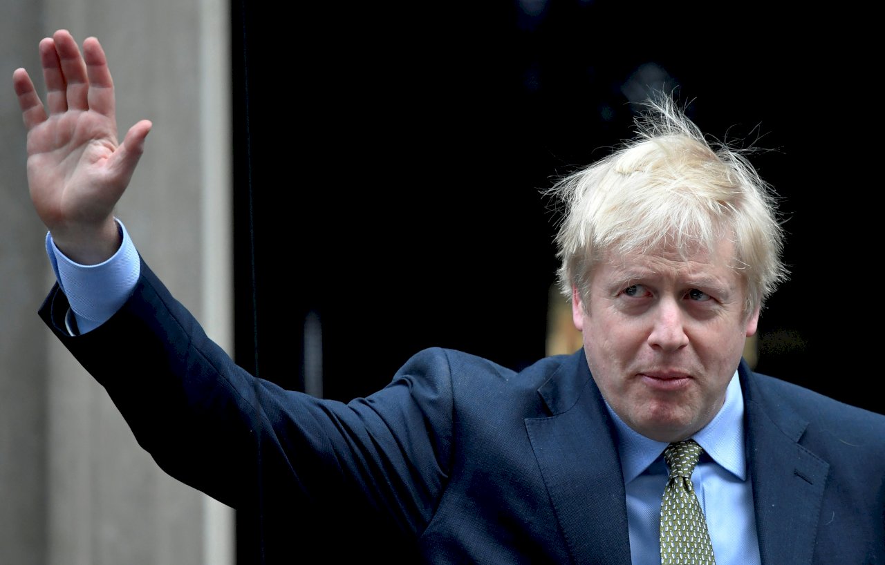 反對黨選民倒戈相挺 英相強生誓言報答
