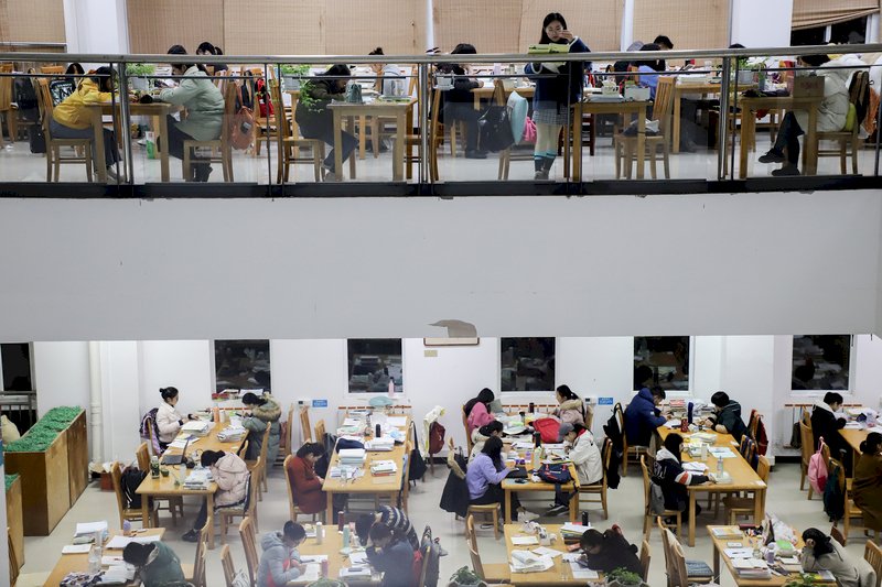 疫情衝擊中國 學者憂8百萬大學畢業生就業問題