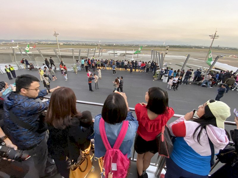 桃機戶外觀景台爆紅 飛機迷注意：耶誕節起封閉3天