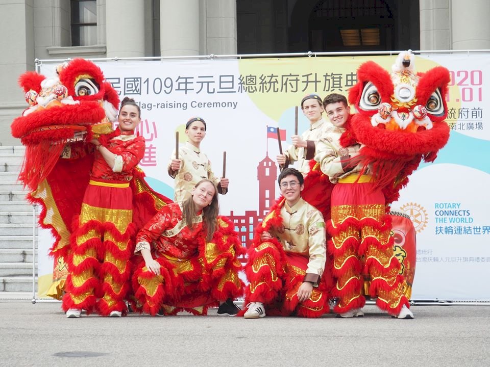 台洋合作元旦暖場表演 國際生大秀舞獅技 (影音)