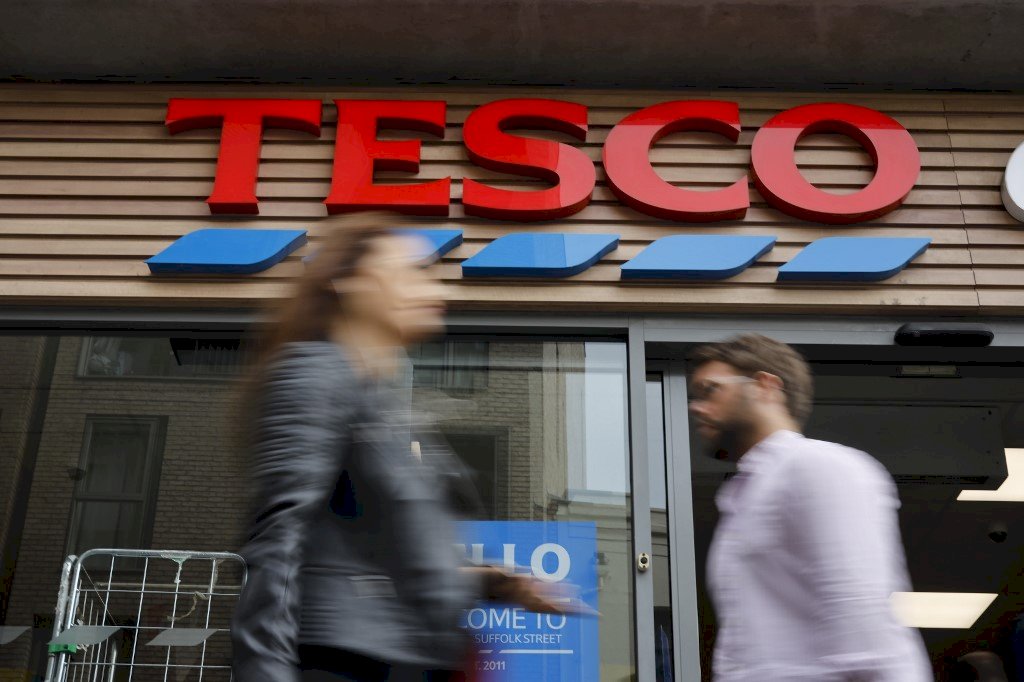 英國通膨有感降溫 最大零售商特易購年收飆升61%