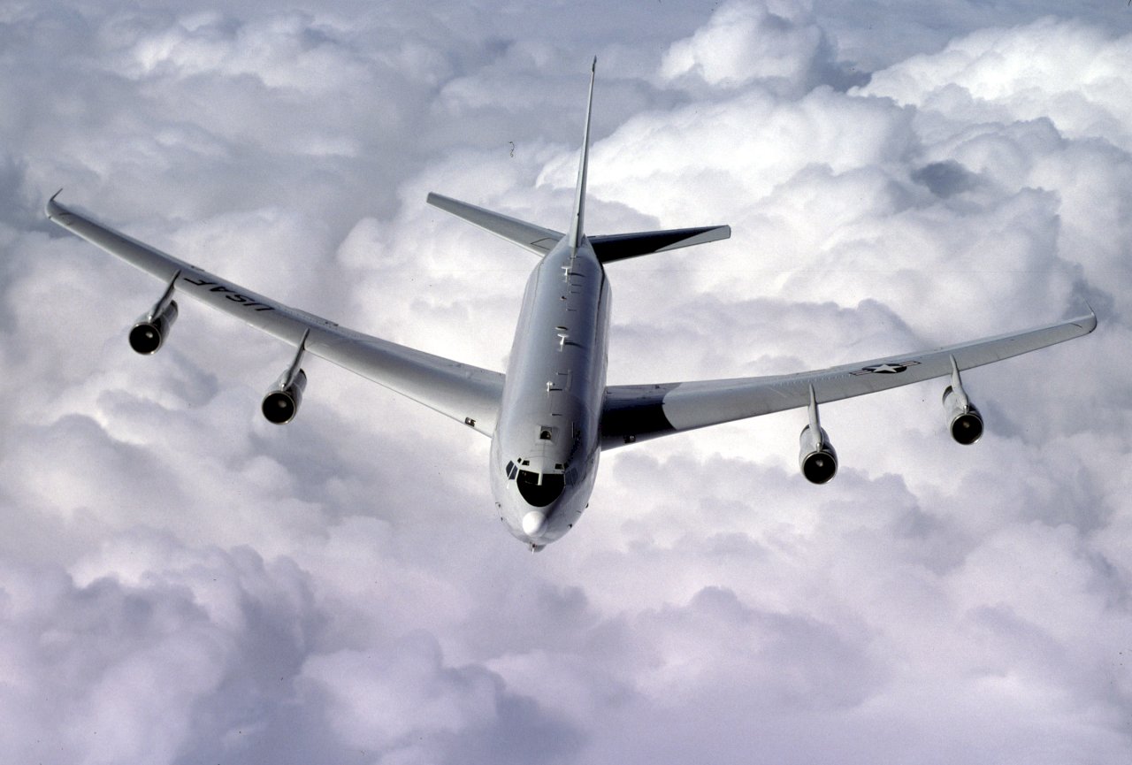 美軍E-8C指揮機 3天內再度抵近偵察廣東