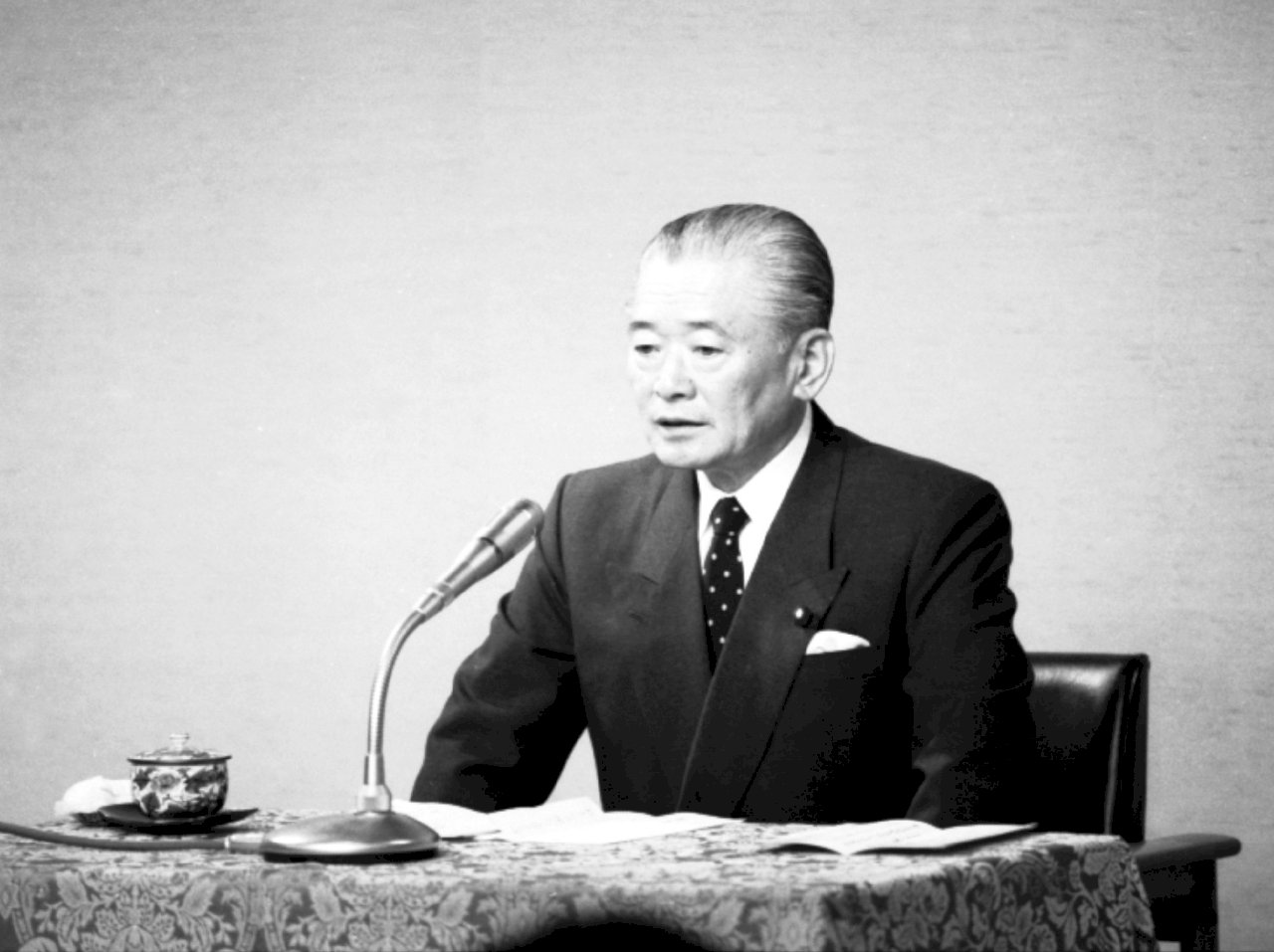 前日相竹下登訪中前 曾被要求勿參拜靖國神社