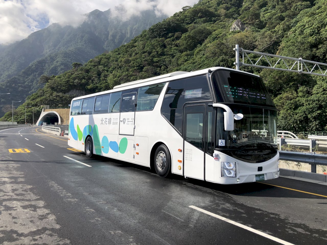 迎接蘇花改全線通車 北花線「回遊號」美美上路