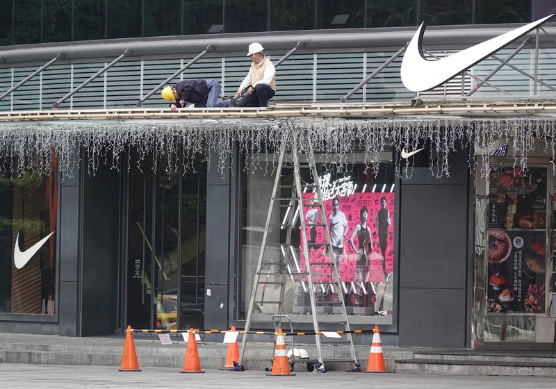 3月製造業燈號續呈黃藍燈 預估Q2衝擊明顯