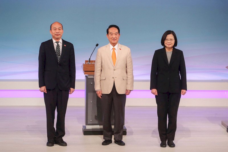 ◎投票日逼近，藍綠選民歸隊了嗎？立委選情明朗了嗎？你從何決定投票給哪位候選人或是政黨？