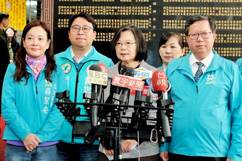 反滲透法闖關 蔡總統：以嚴謹態度立法及執法