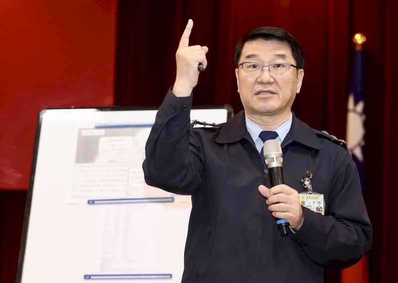黑鷹迫降 空軍：持續搜救中