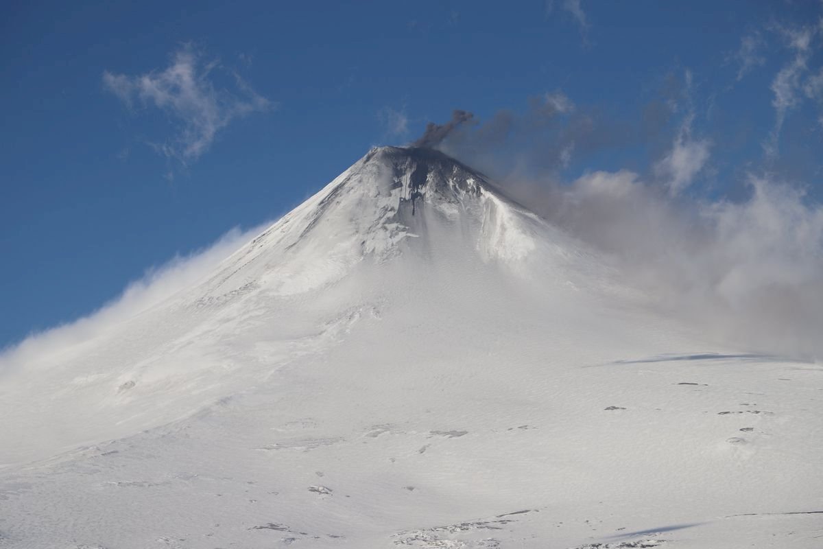 阿拉斯加火山爆發 引發飛航警報