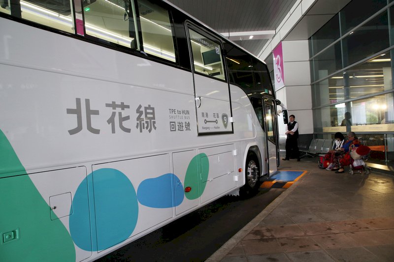 搭國道公路客運28日起須量體溫 旅客發燒可拒載