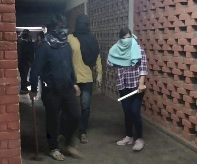 暴徒闖尼赫魯大學毆傷師生 印度各地大學生示威