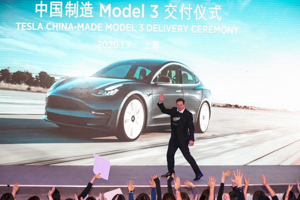 出席上海特斯拉Model Y啟動儀式 馬斯克秀舞技