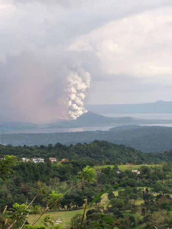 塔爾火山噴發未止 旅菲台灣人1天募18萬元送愛