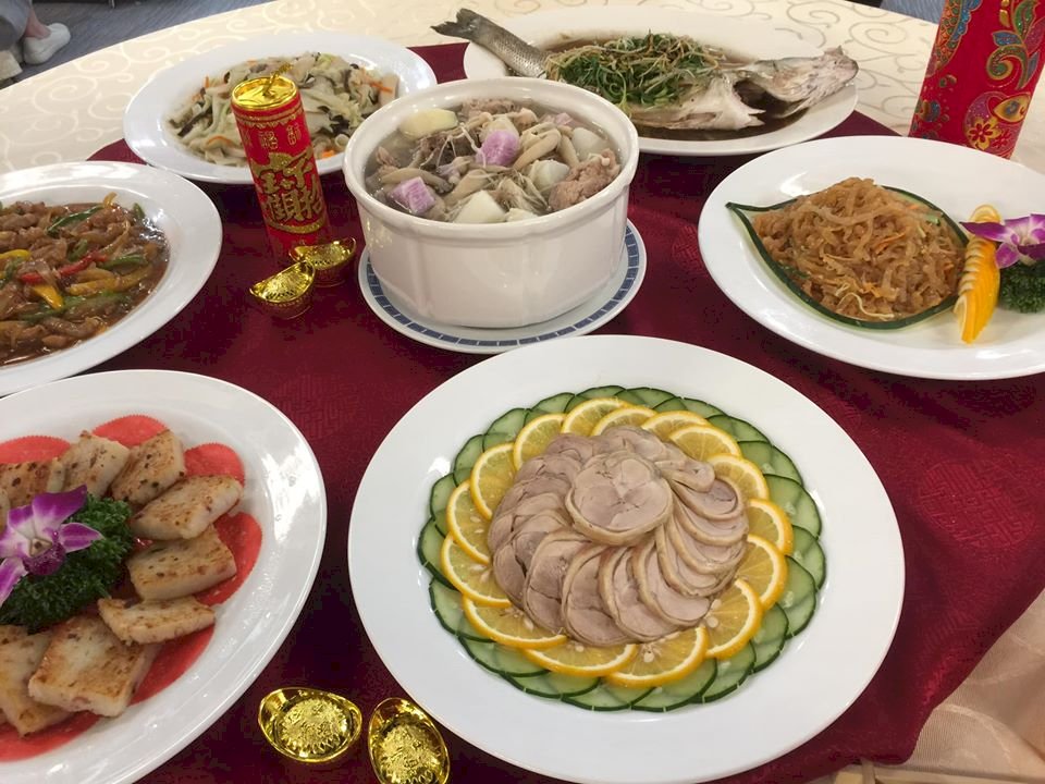年菜復熱頻繁恐害健康 營養師提醒均衡適量