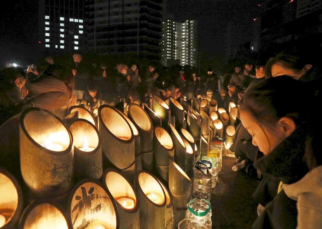 日本阪神大地震25週年 罹難者家屬齊聚默禱