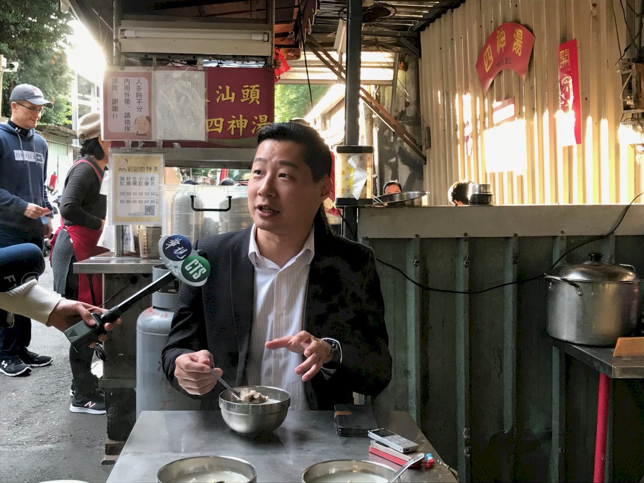 林昶佐推薦愛店 南昌路夜市四神湯料多實在