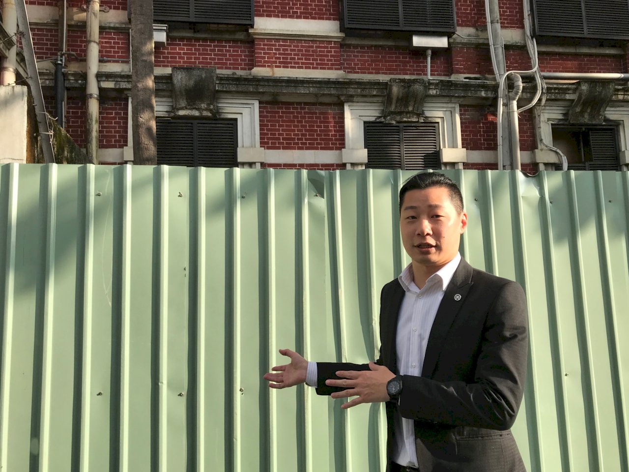 公賣局外牆頹圮十數年 年後動工活化老建築
