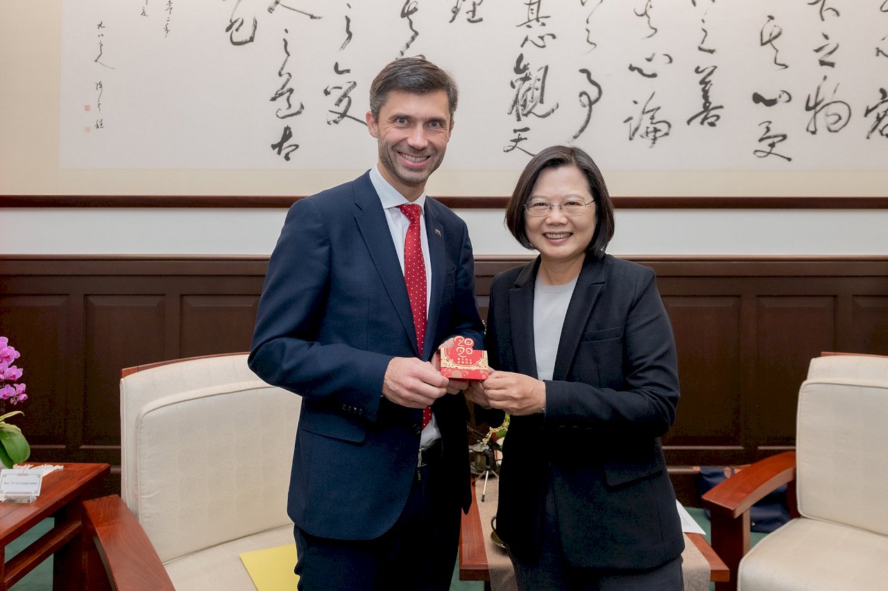 接見歐盟駐台代表 總統盼簽投資協定穩固經貿關係