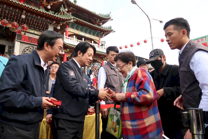 防疫不馬虎 賴清德發福袋國安先消毒