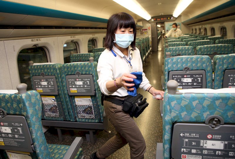 境外移入確診個案曾搭車 高鐵：已全面消毒