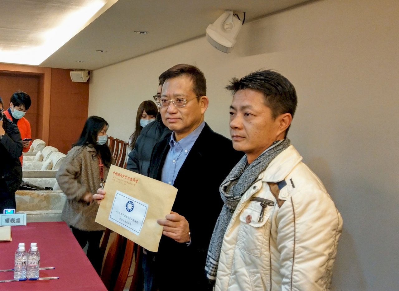 黨魁補選代郝龍斌領表 吳育昇：盼別再用年齡做文章