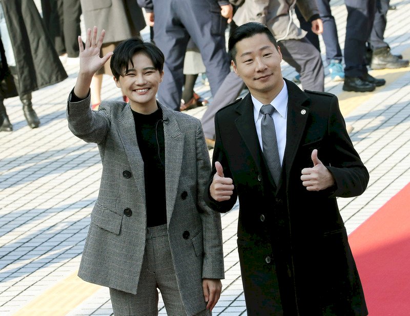 第10屆立委走紅毯報到 賴品妤換髮型 游錫堃選院長成焦點