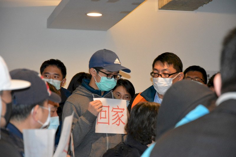 湖北省台辦：200多名台人近日包機返台