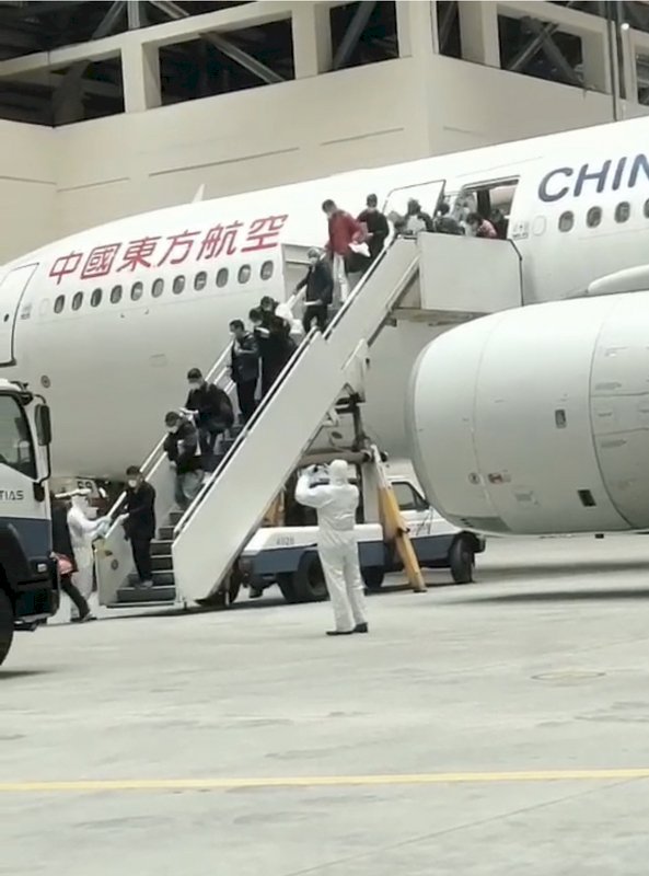 ◎防疫！首架包機返台、口罩實名制實施 。你我需要更有智慧與包容。