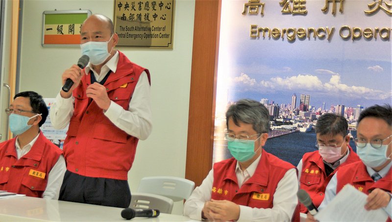 戴口罩挨批 韓國瑜：一級防疫城市指揮官最基本示範