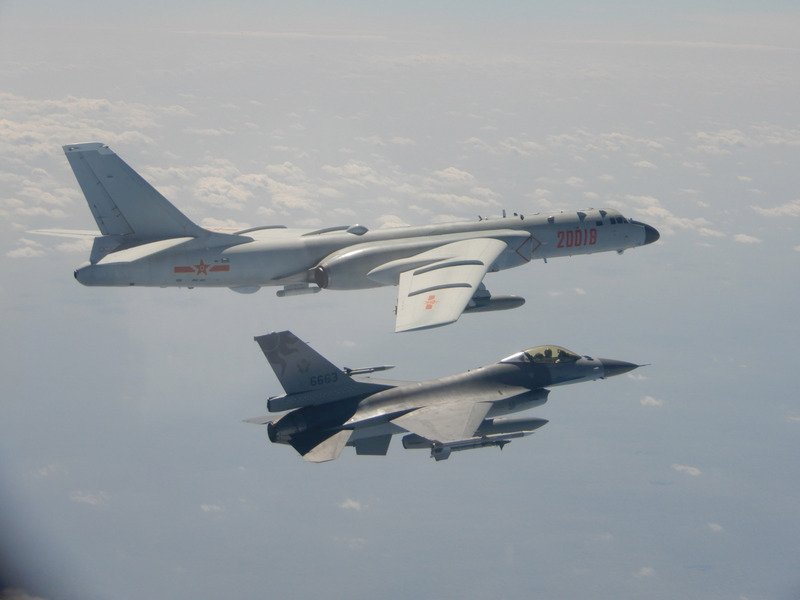 武漢肺炎之際共軍機再擾台 戰機升空廣播驅離