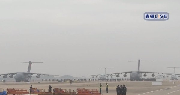 解放軍再援2600醫護 運20首執非戰任務