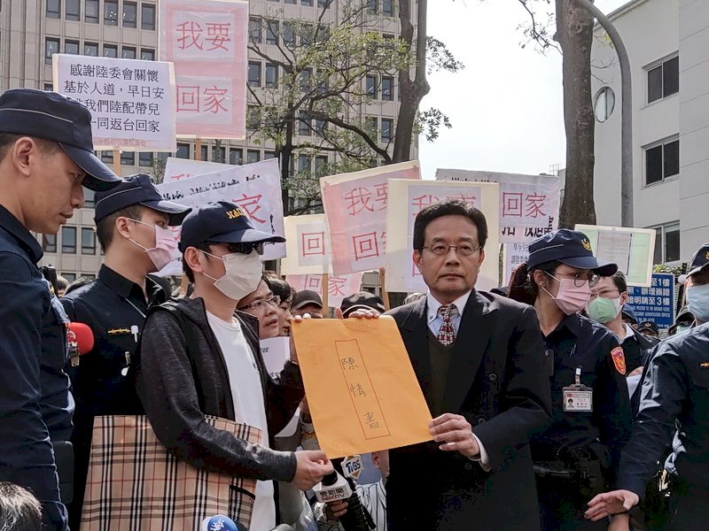 家屬滯留湖北 盼陸委會速訂接返時程 (影音)