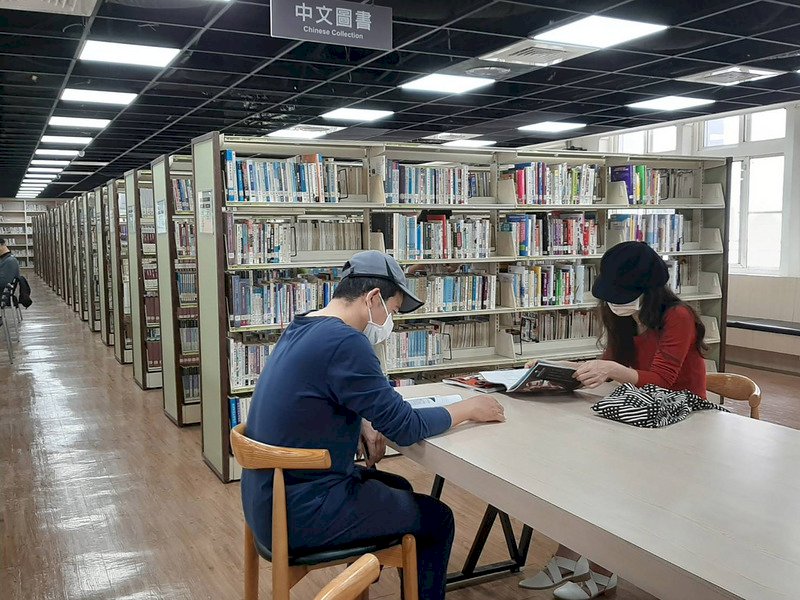 台閱讀力提升 去年1億人次進圖書館