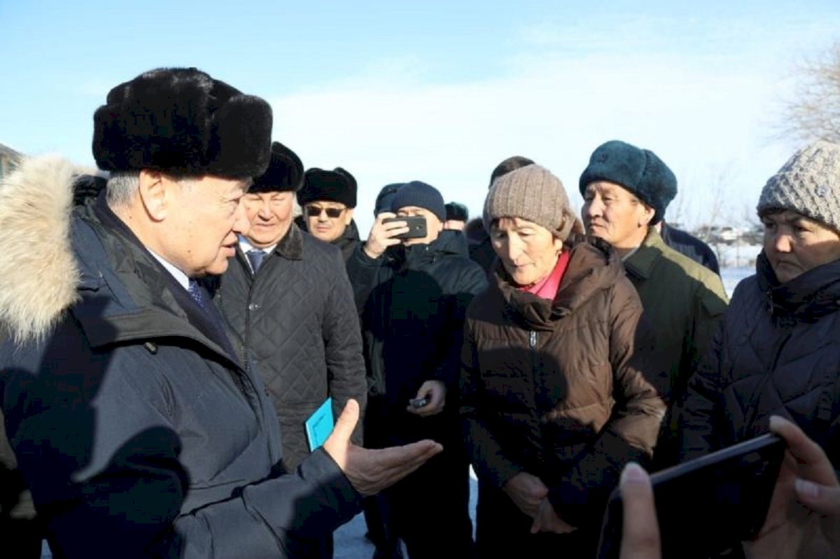 憂武漢肺炎 毗鄰中國哈薩克州長擬遣送工人返中