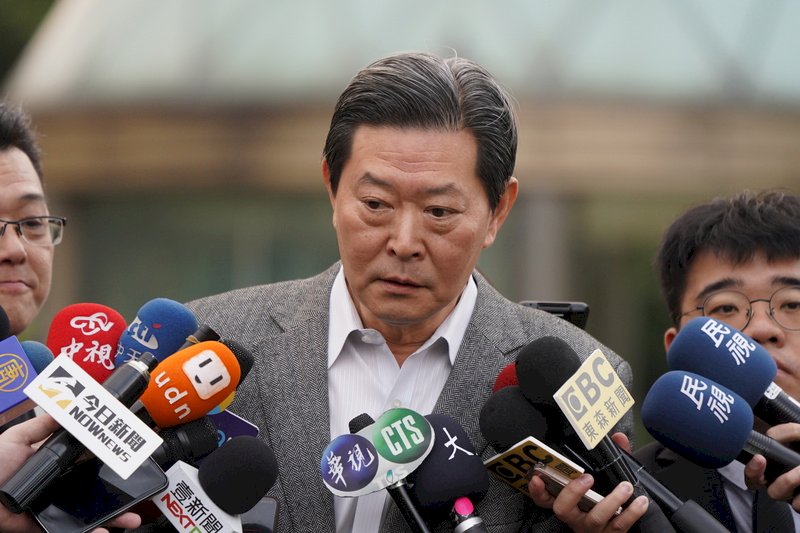 李登輝嗆到引發肺炎仍住院 李辦：穩定緩慢恢復中