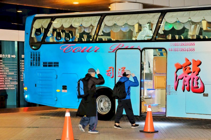 鑽石公主號旅客經採檢陰性 晚間轉送檢疫所