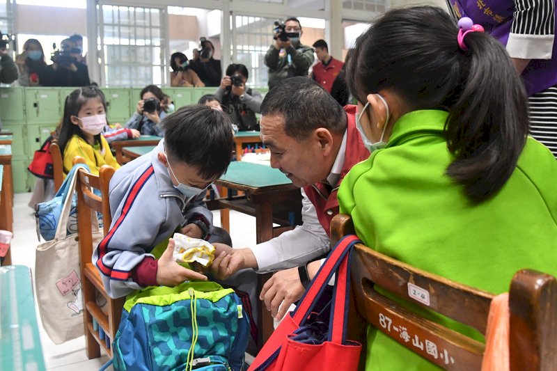 校園防疫第一線 侯友宜：教職員全力備戰