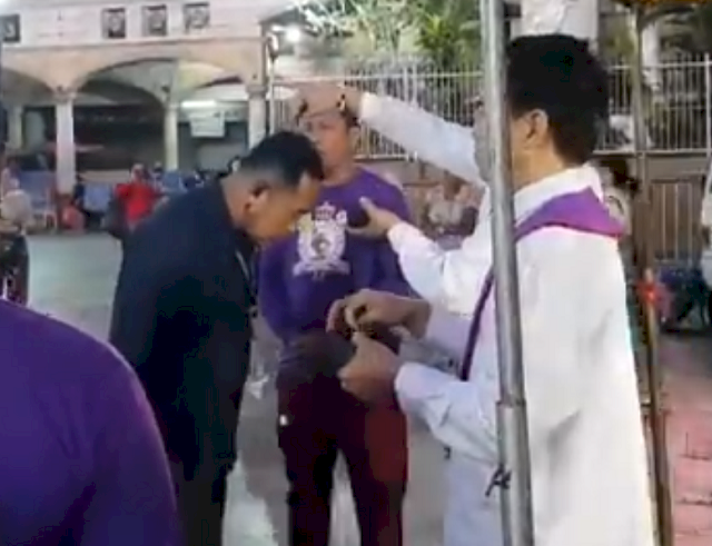 防範武漢肺炎 聖灰禮儀日菲律賓教徒避免接觸