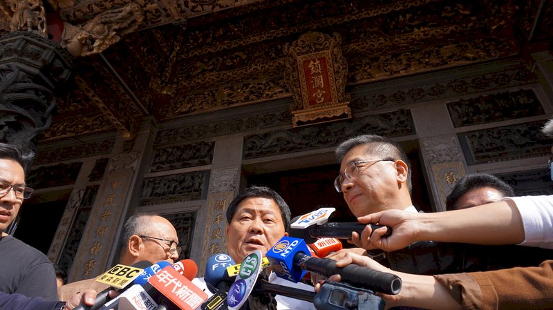 大甲媽祖遶境延期 徐國勇親赴鎮瀾宮感謝顏清標