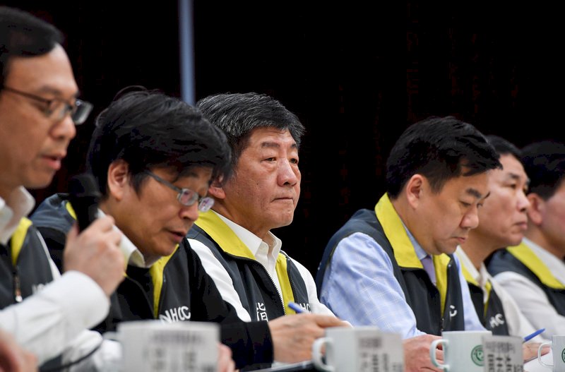 指揮中心：防疫期間醫院醫事人員及社工取消出國皆可獲補償