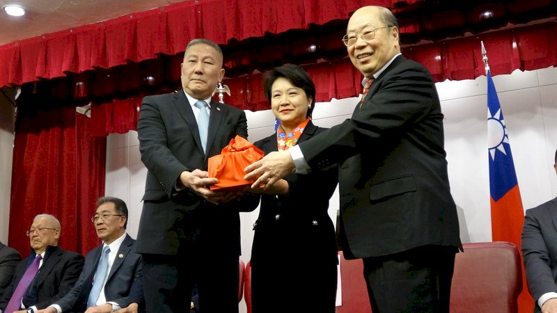 于金山接紐約中華公所主席 盼華埠人氣回籠