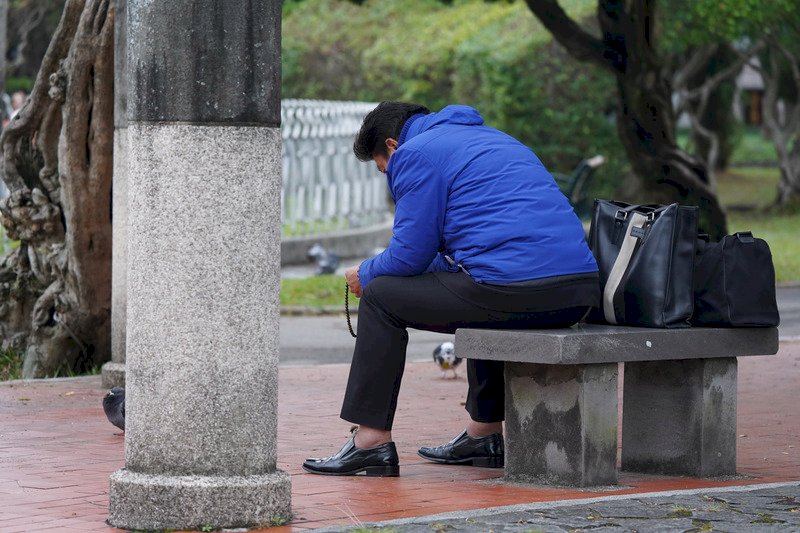 無薪假實施達30日將補薪資差額 勞動部安心就業計畫27日起開放申請