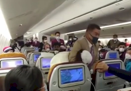 上海檢疫機上等待7小時 女子不滿朝空姐狂咳
